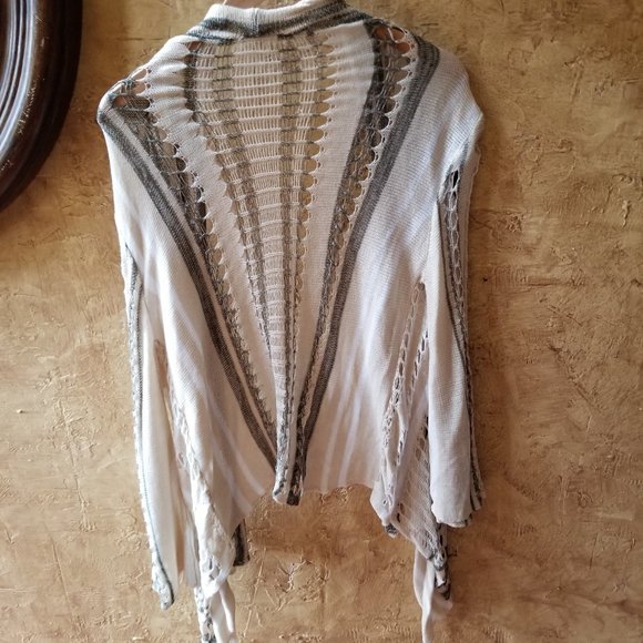 VENUS Crochet Knit Cardigan - Picture 6 of 11